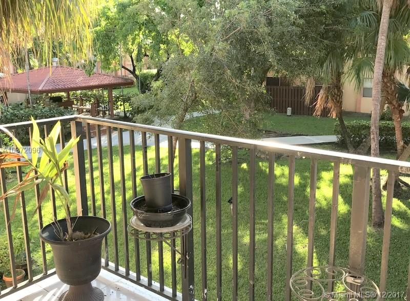 KENDALLWOOD VILLAS CONDO - Residential