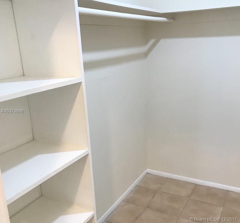 KENDALLWOOD VILLAS CONDO - Residential