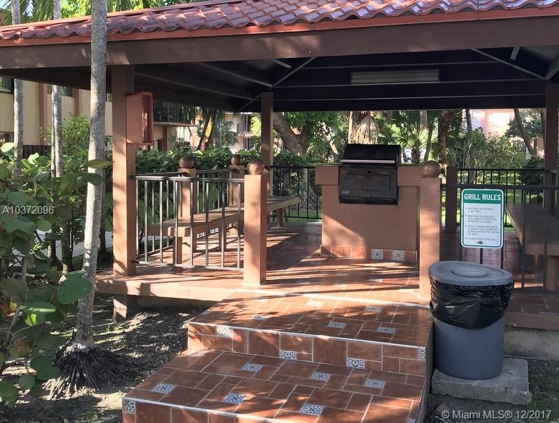 KENDALLWOOD VILLAS CONDO - Residential