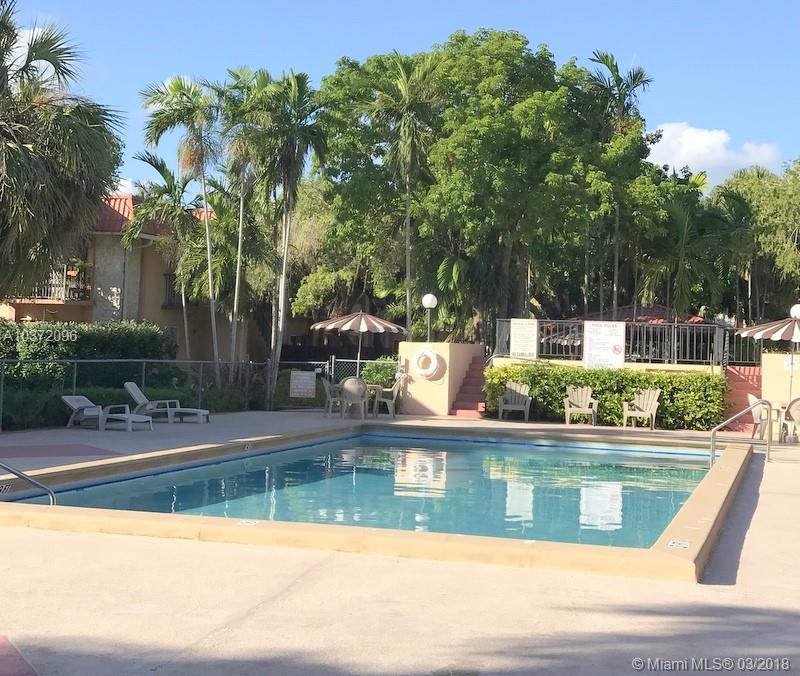 KENDALLWOOD VILLAS CONDO - Residential