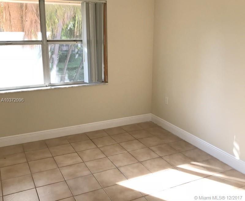 KENDALLWOOD VILLAS CONDO - Residential