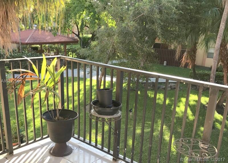 KENDALLWOOD VILLAS CONDO - Residential