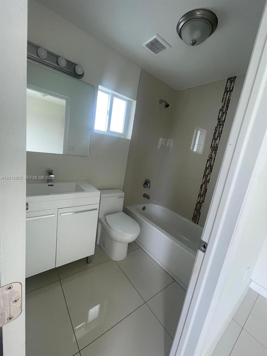 PARA VILLA HGTS - Residential Lease