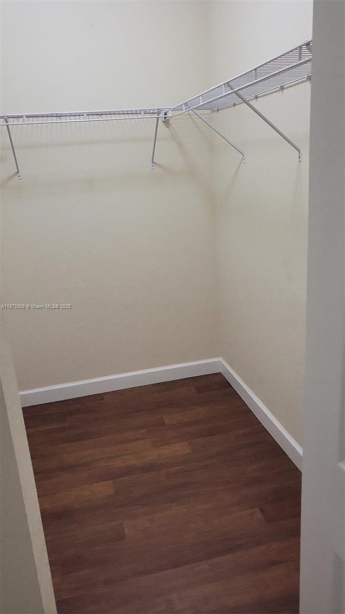 KENDALL COMMONS RESIDENTI - Residential Lease