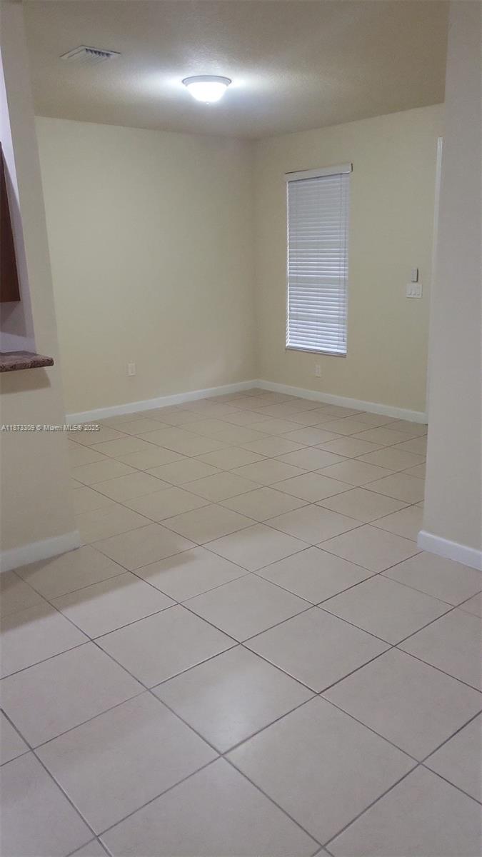 KENDALL COMMONS RESIDENTI - Residential Lease