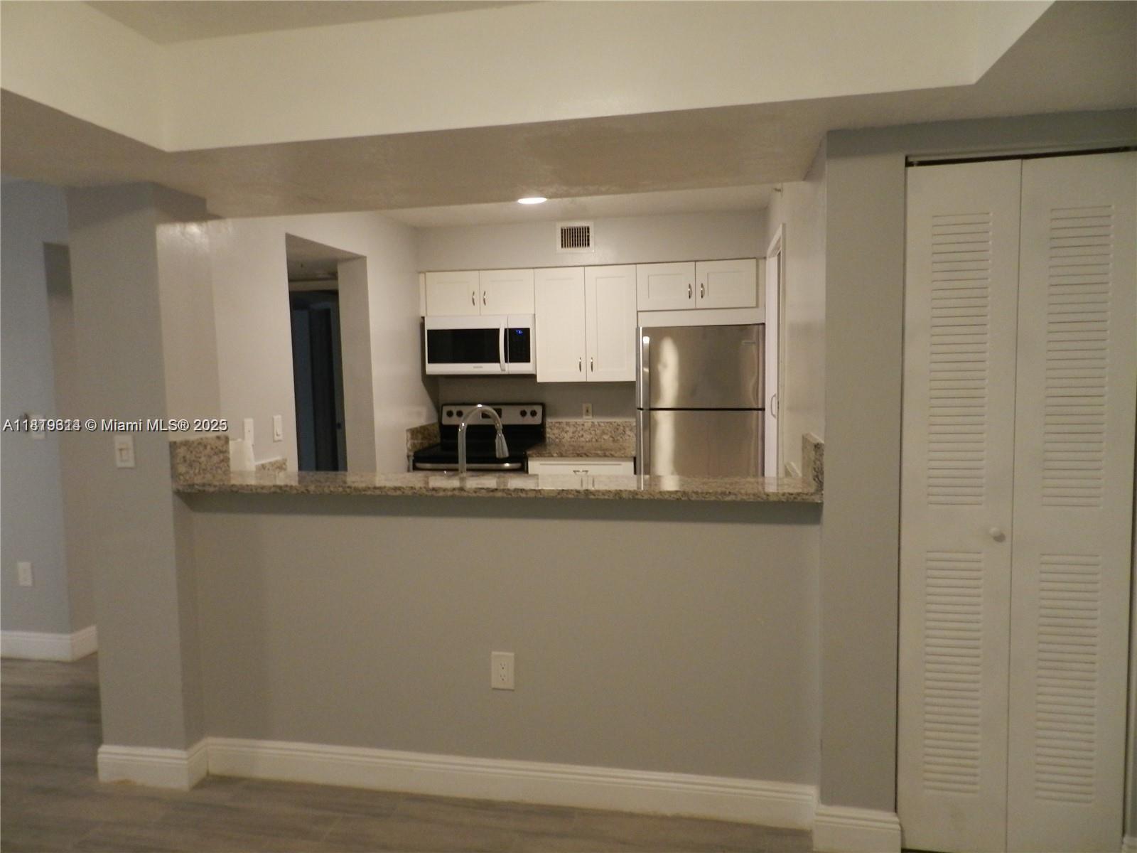 100 Scotia Dr 102