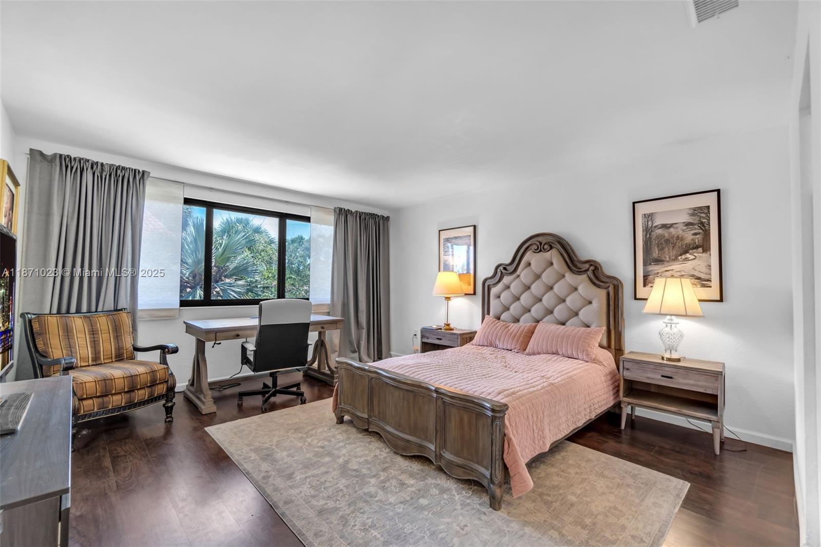 SKY LAKE VILLAS FIRST ADD - Residential