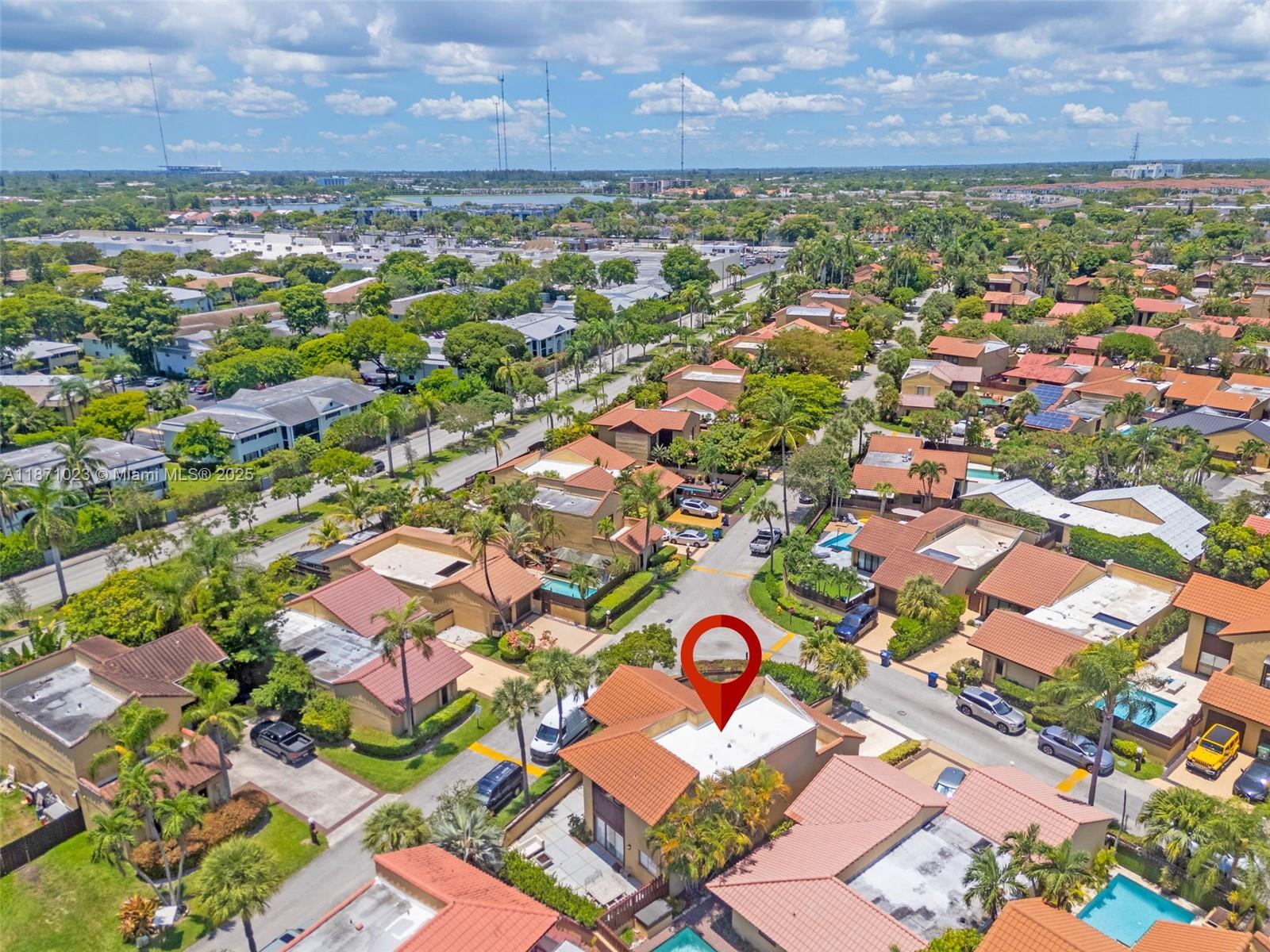 SKY LAKE VILLAS FIRST ADD - Residential