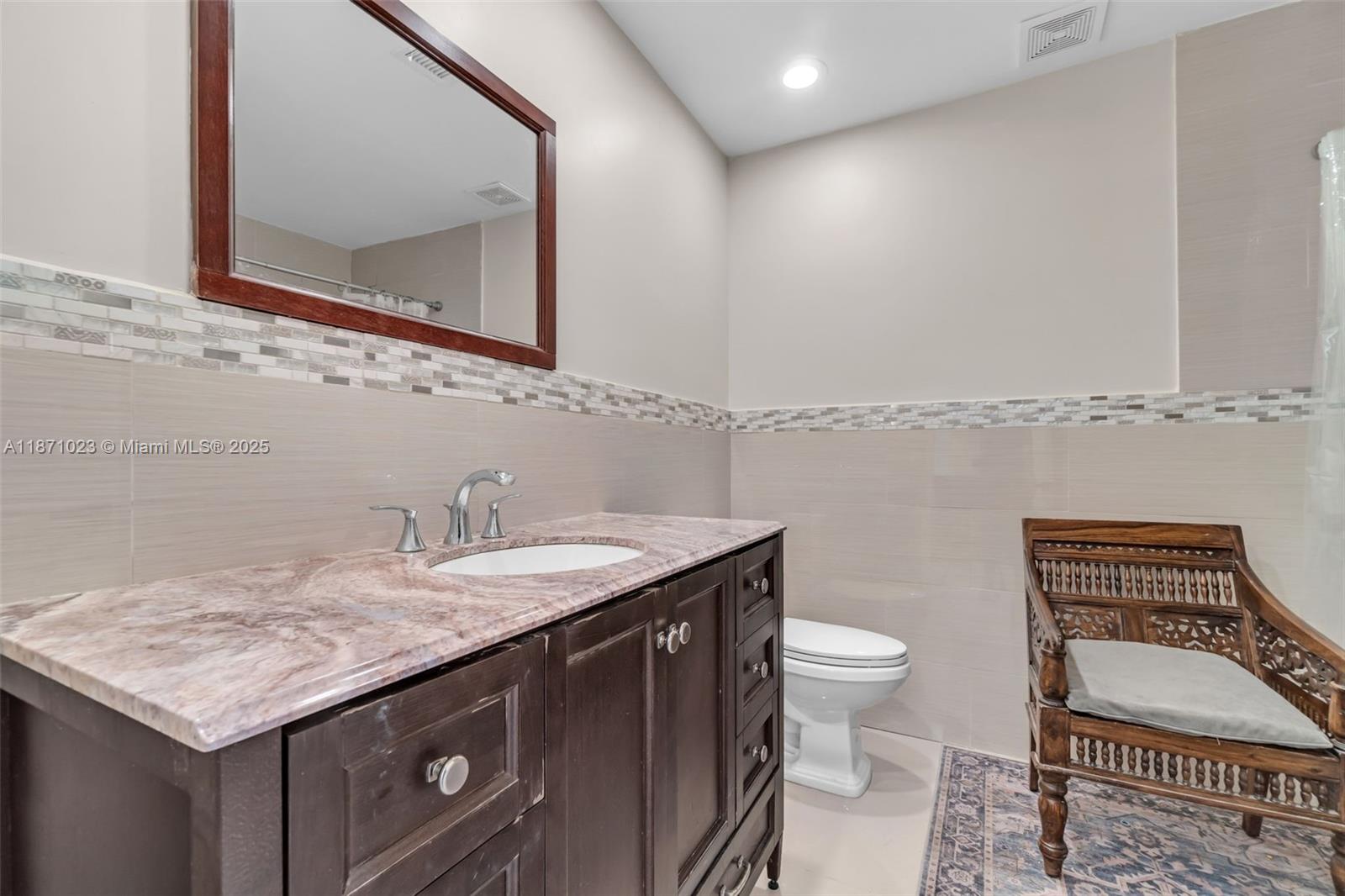 SKY LAKE VILLAS FIRST ADD - Residential