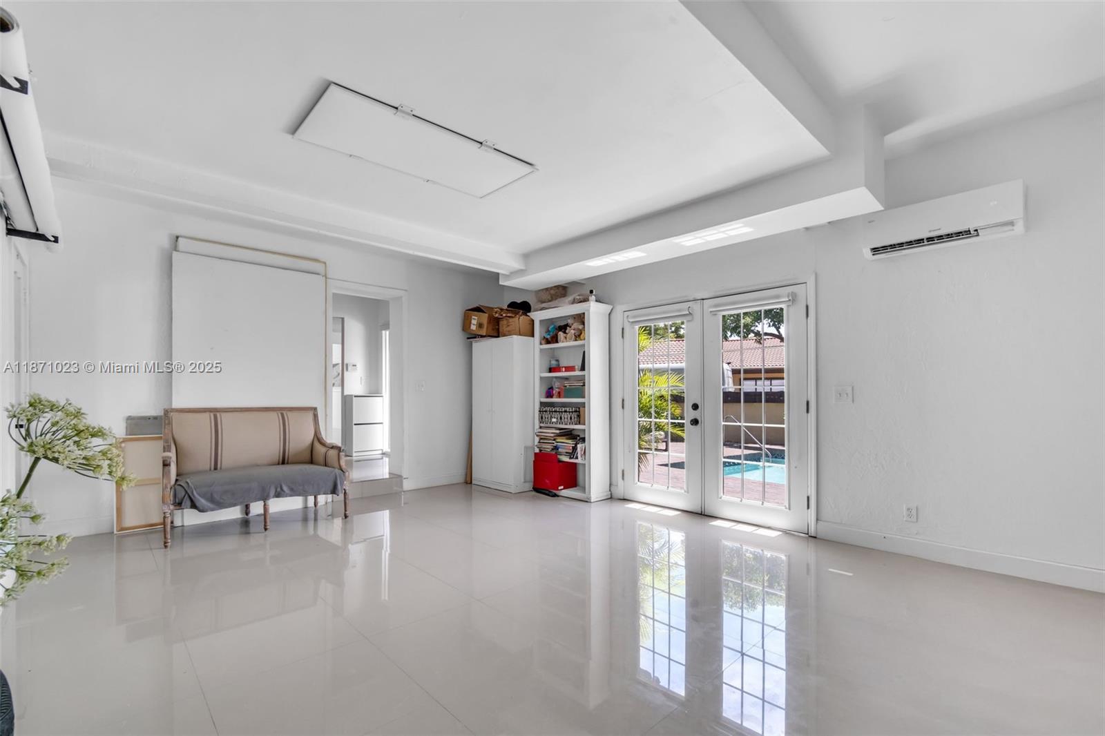 SKY LAKE VILLAS FIRST ADD - Residential