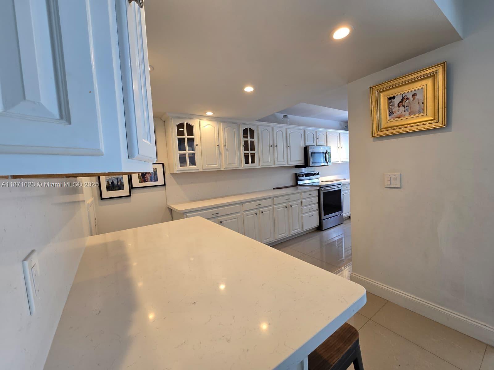 SKY LAKE VILLAS FIRST ADD - Residential