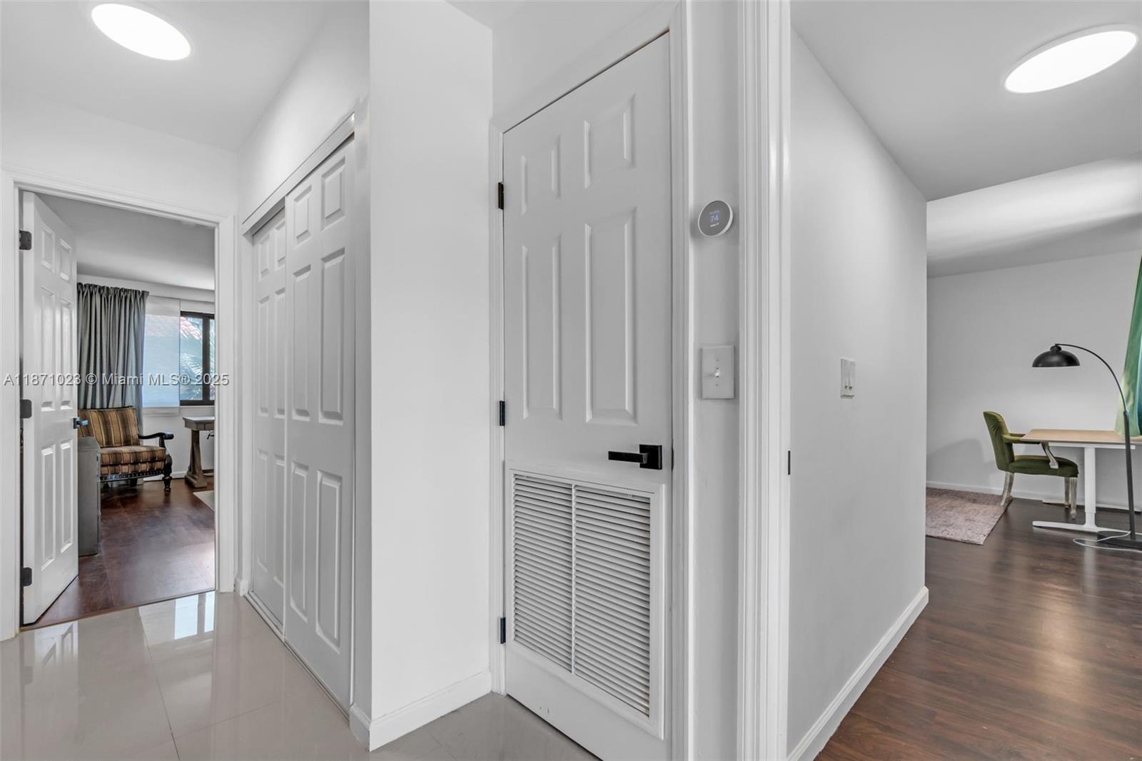 SKY LAKE VILLAS FIRST ADD - Residential