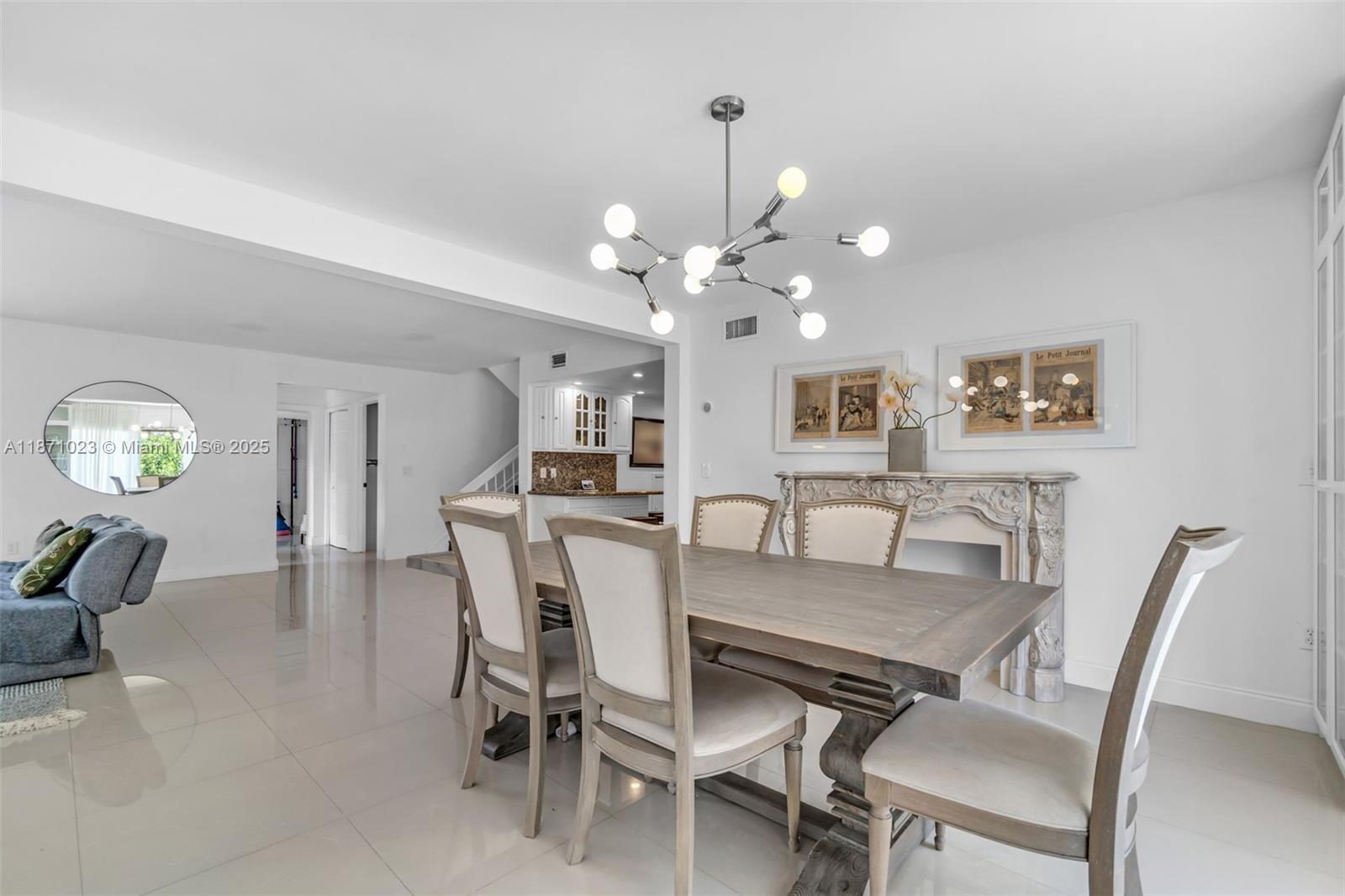 SKY LAKE VILLAS FIRST ADD - Residential