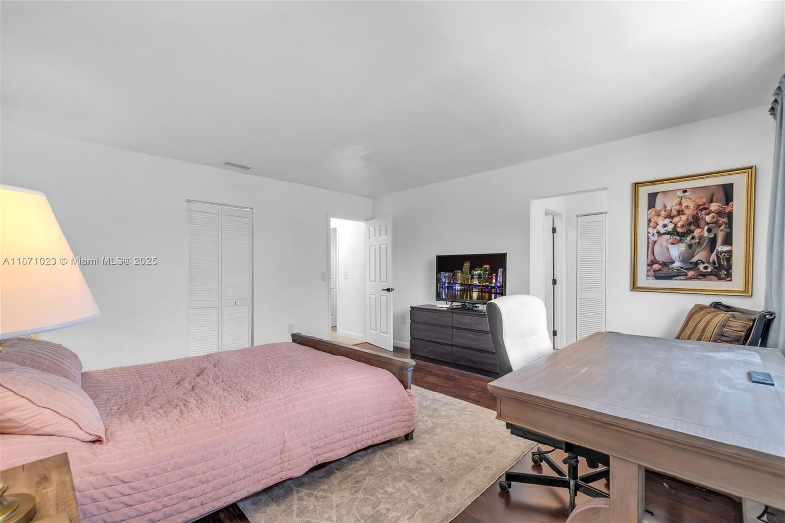 SKY LAKE VILLAS FIRST ADD - Residential