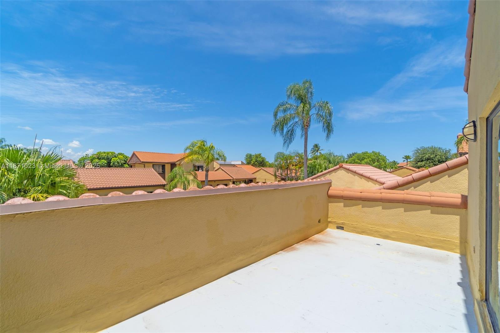 SKY LAKE VILLAS FIRST ADD - Residential