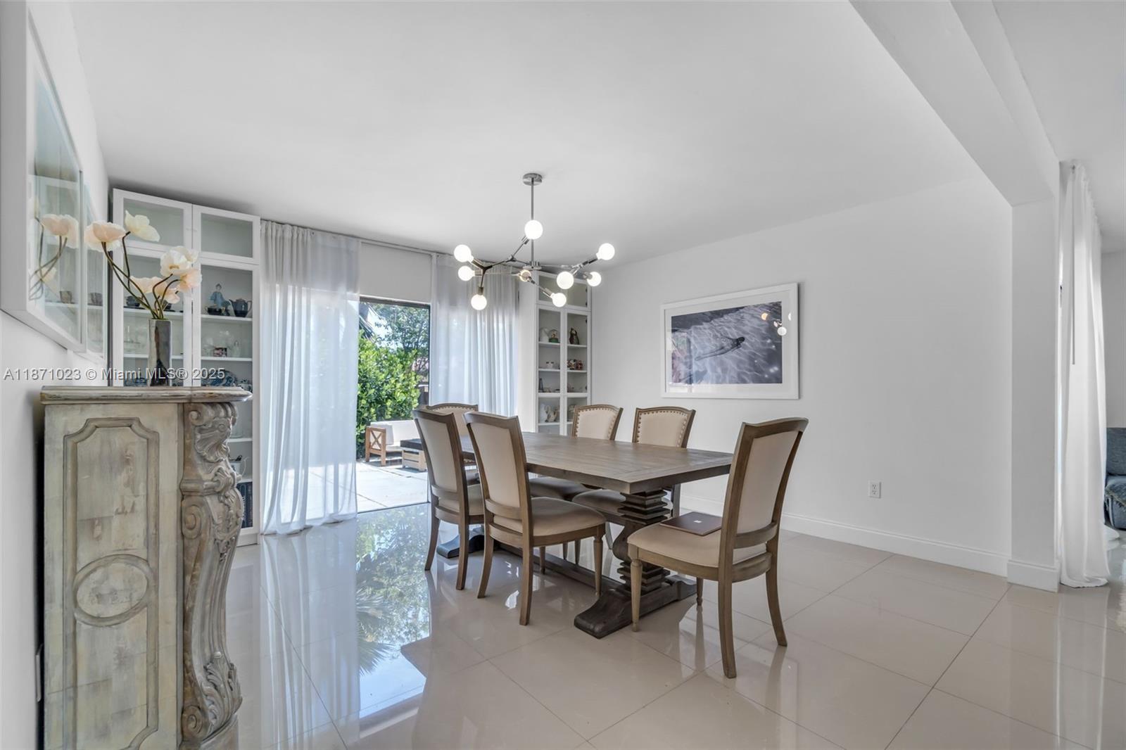 SKY LAKE VILLAS FIRST ADD - Residential