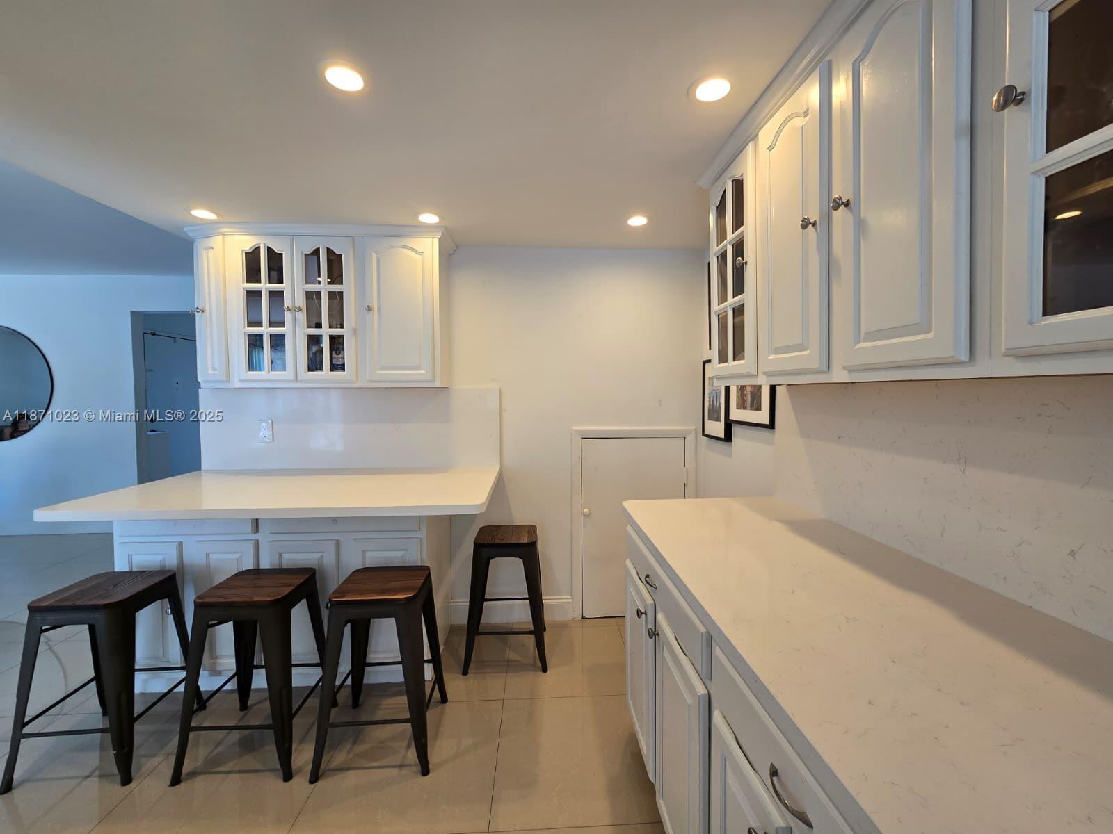 SKY LAKE VILLAS FIRST ADD - Residential