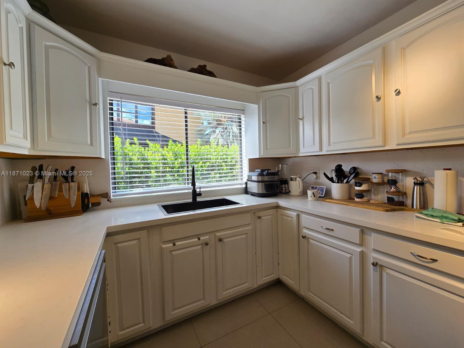 SKY LAKE VILLAS FIRST ADD - Residential