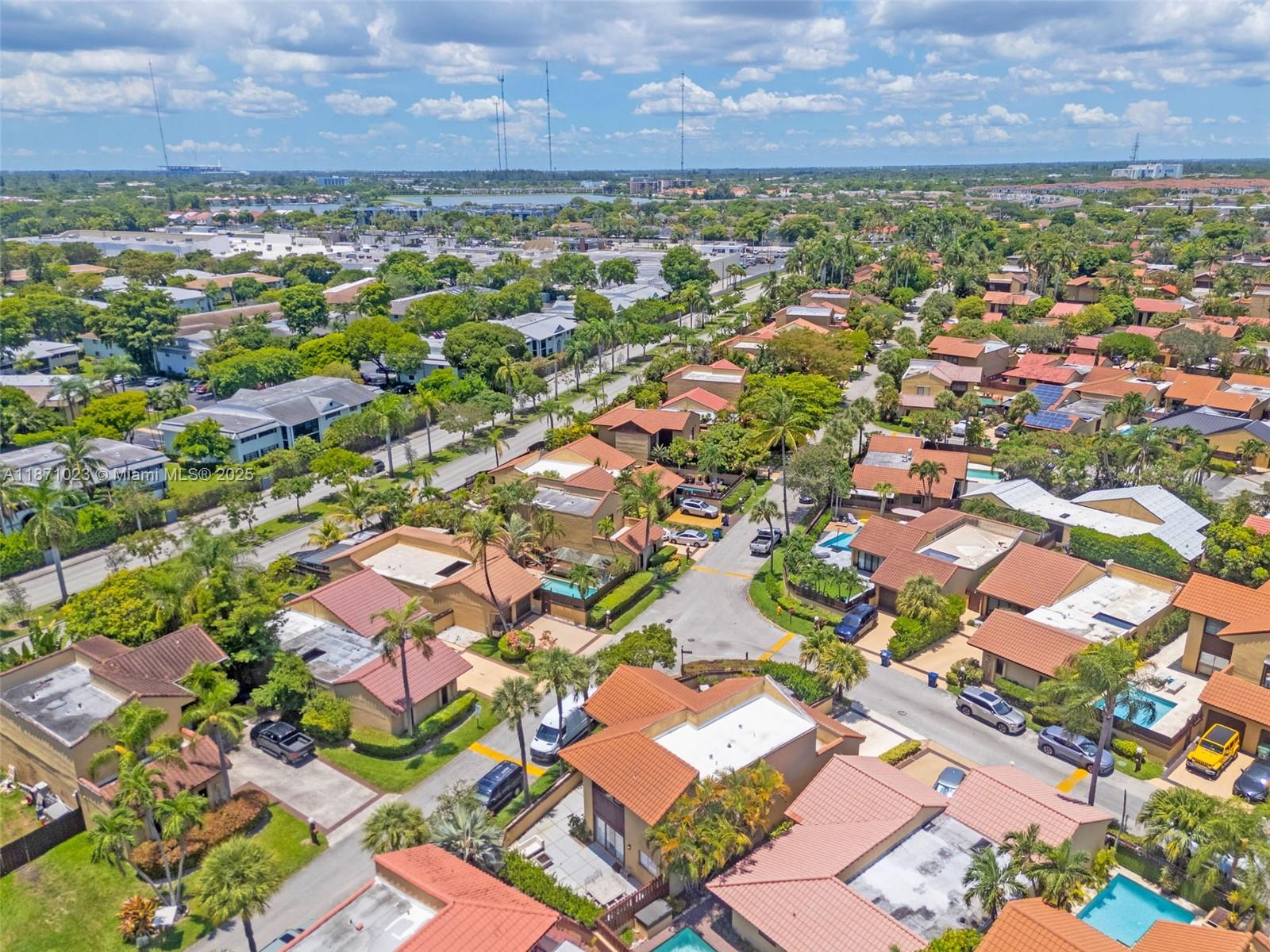 SKY LAKE VILLAS FIRST ADD - Residential