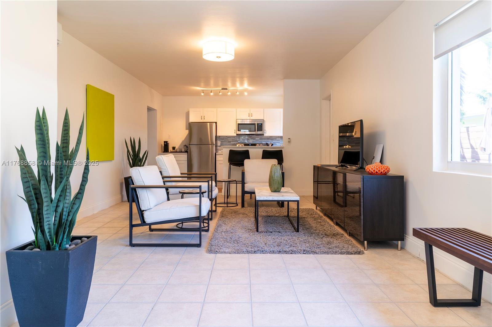 832 SW 29th St