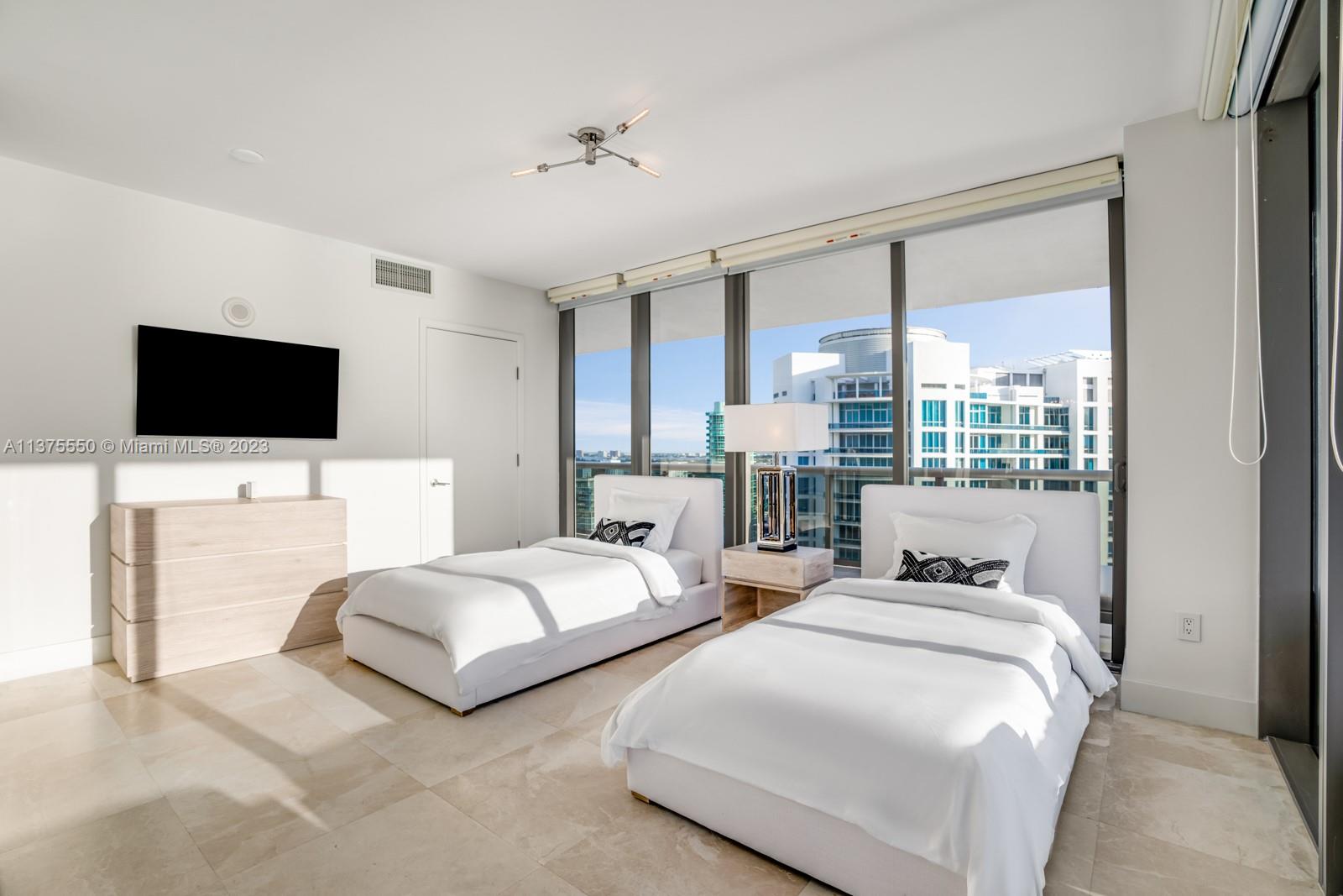 MEI CONDO - Residential