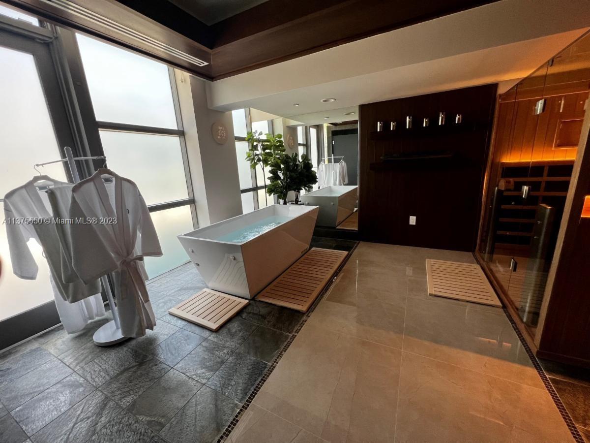 MEI CONDO - Residential