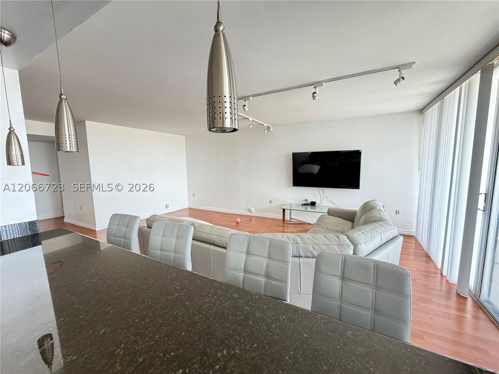 18031 Biscayne Blvd 601