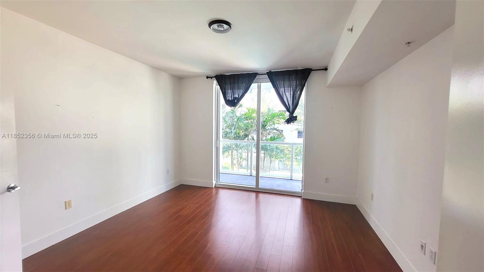 VIZCAYNE SOUTH CONDO - Residential