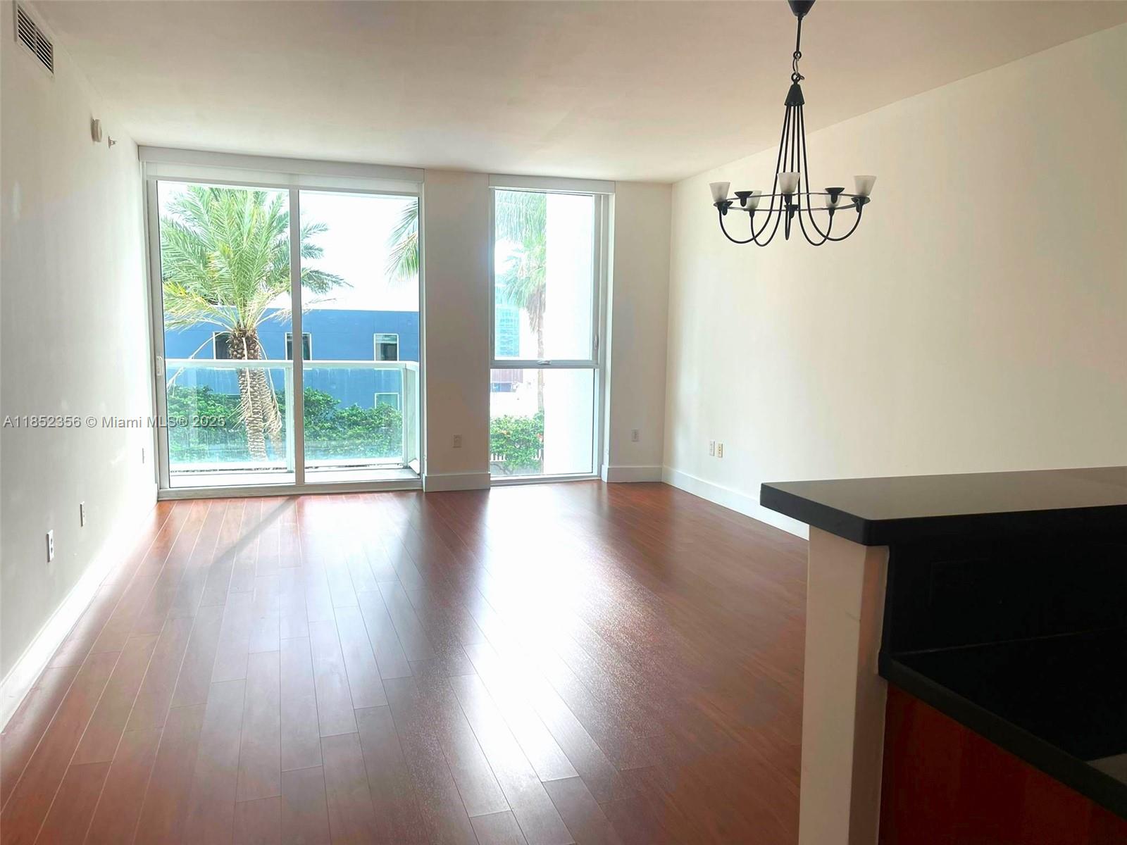 VIZCAYNE SOUTH CONDO - Residential