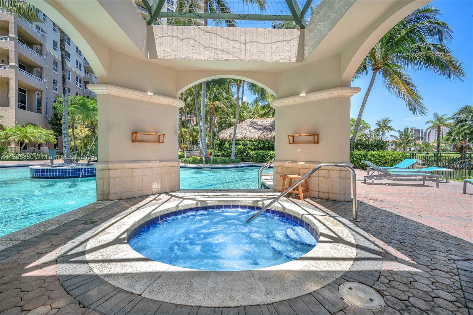 19501 W Country Club Dr 607