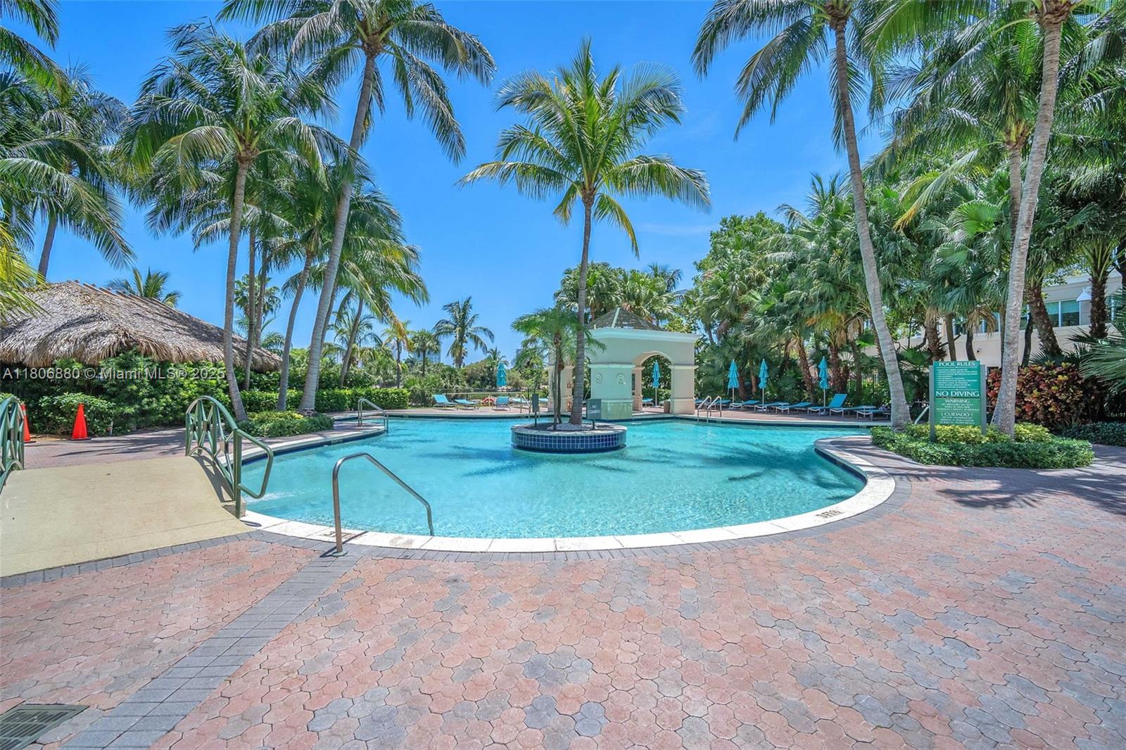 19501 W Country Club Dr 607