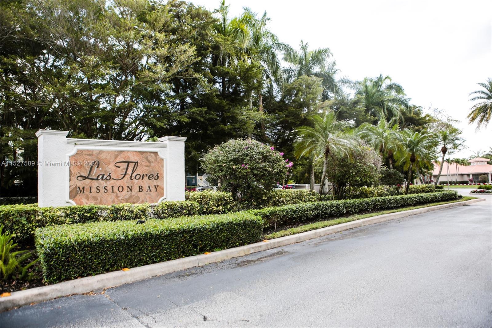 Bright corner townhouse features 3 bedrooms, 2.5 bathrooms and 1 car garage located within walking distance to Chris Evert Tennis Academy and Boca Prep International School. Enjoy beautiful lake views from the fully screened patio. The property is part of the Mission Bay Community which offers resort style amenities such as heated lakefront salt water pool and kiddie pool. multiple tennis courts and fitness center.