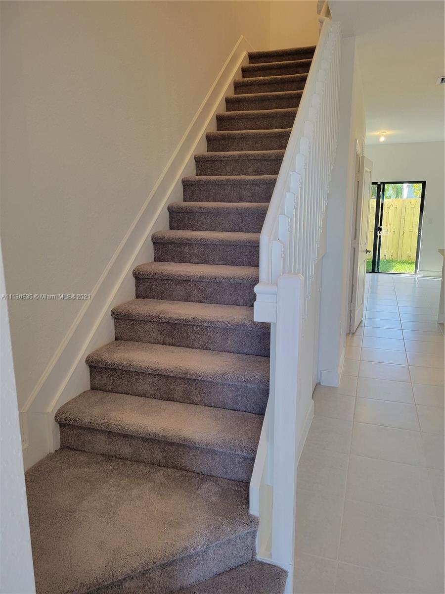 VIA VENTURA NEIGHBORHOOD - Residential Lease