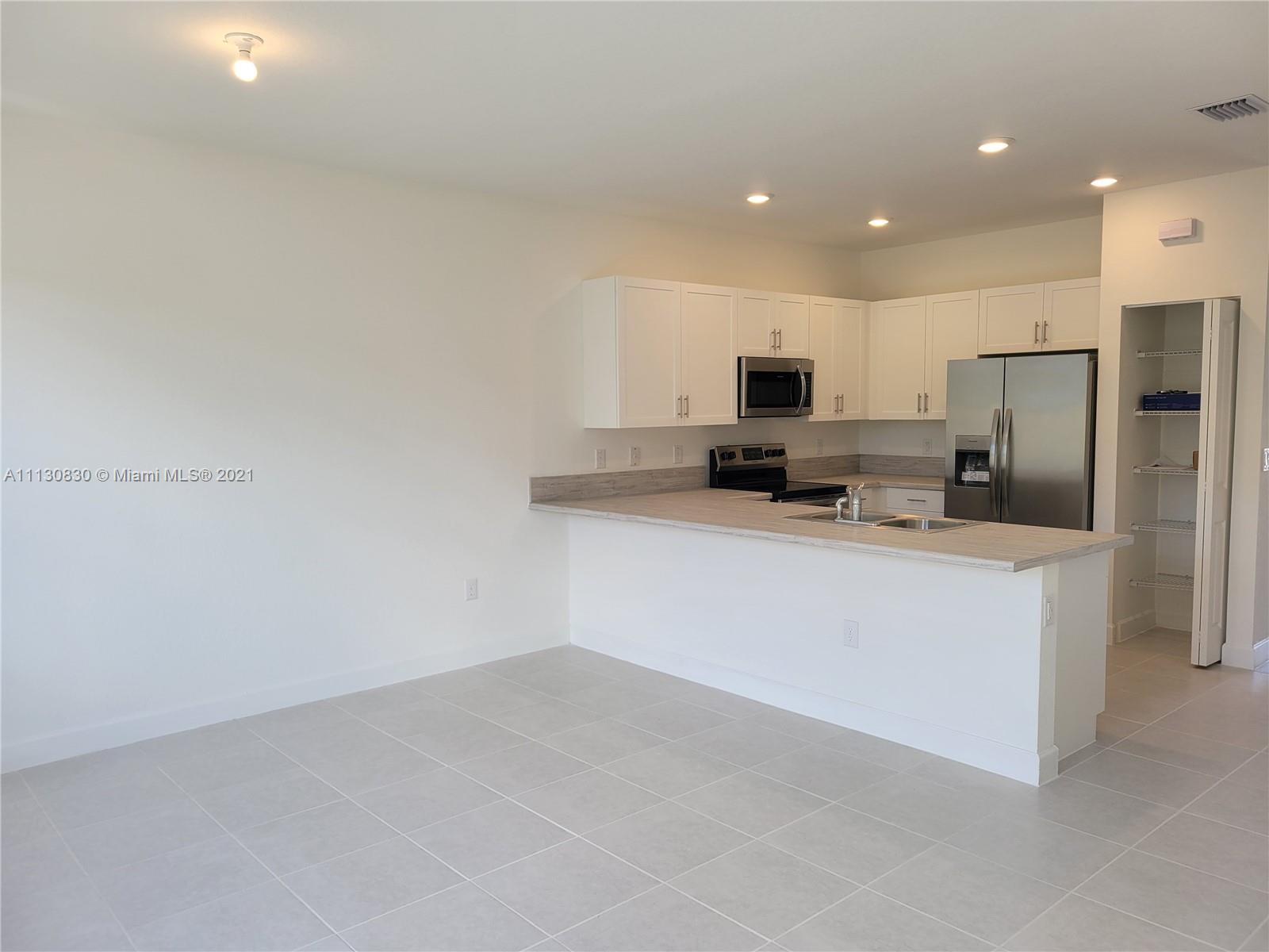 VIA VENTURA NEIGHBORHOOD - Residential Lease