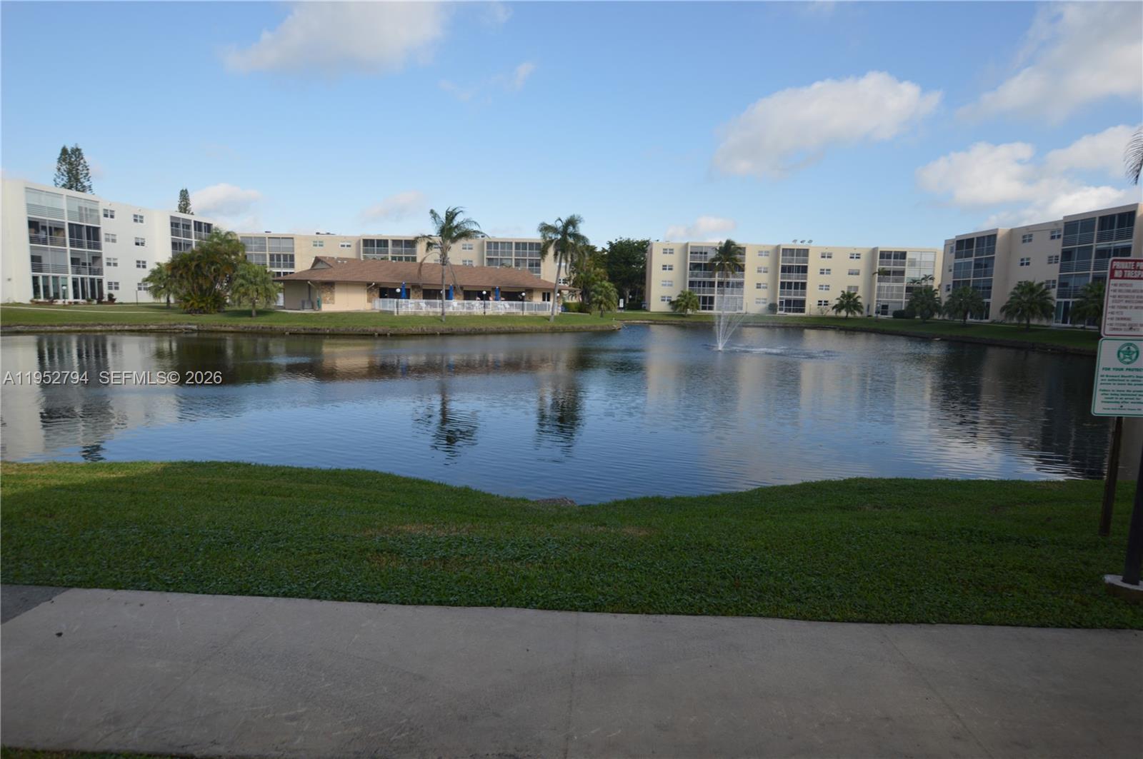 MEADOWBROOK LAKES CONDO - Residential
