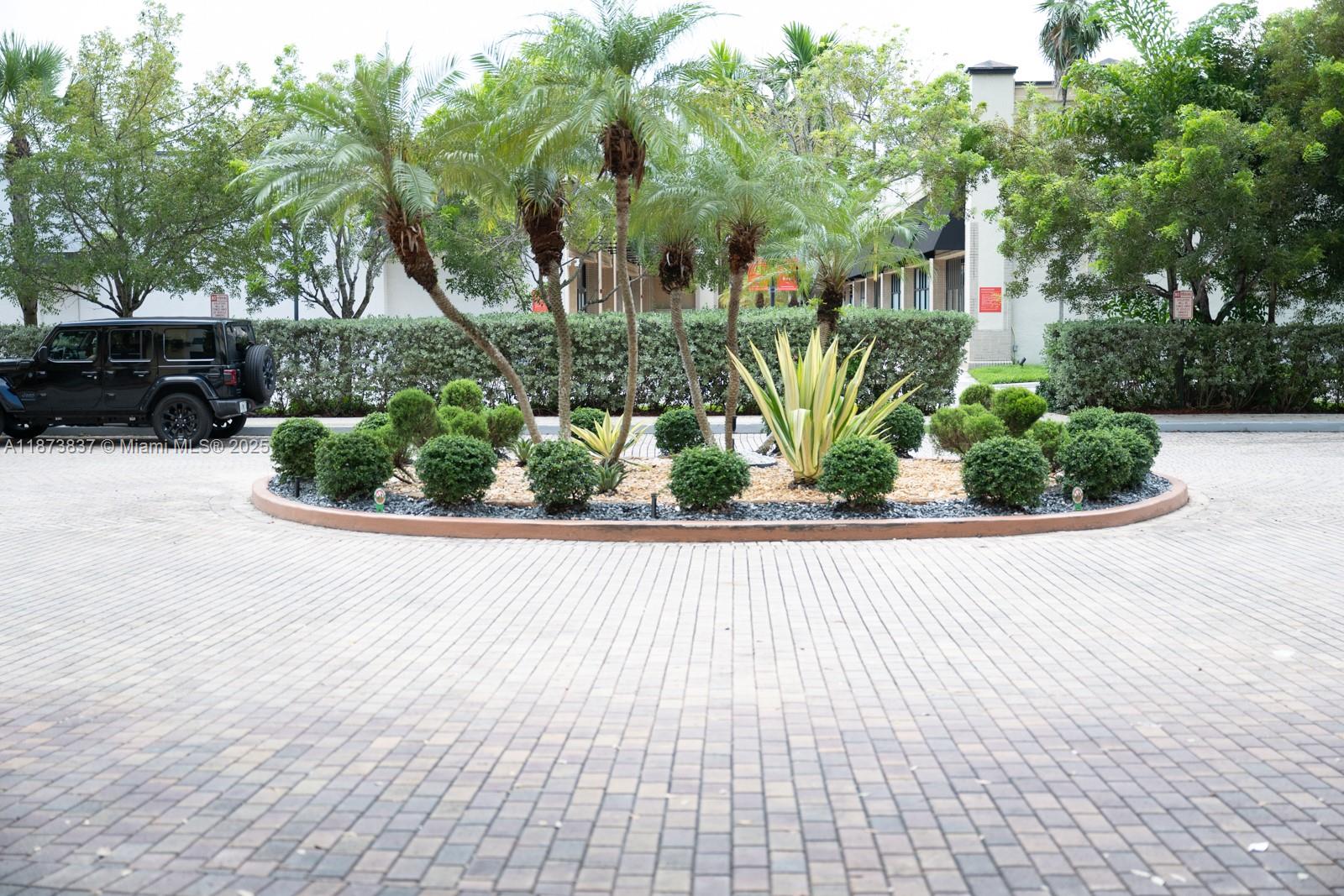 VENTURE AT AVENTURA WEST - Residential