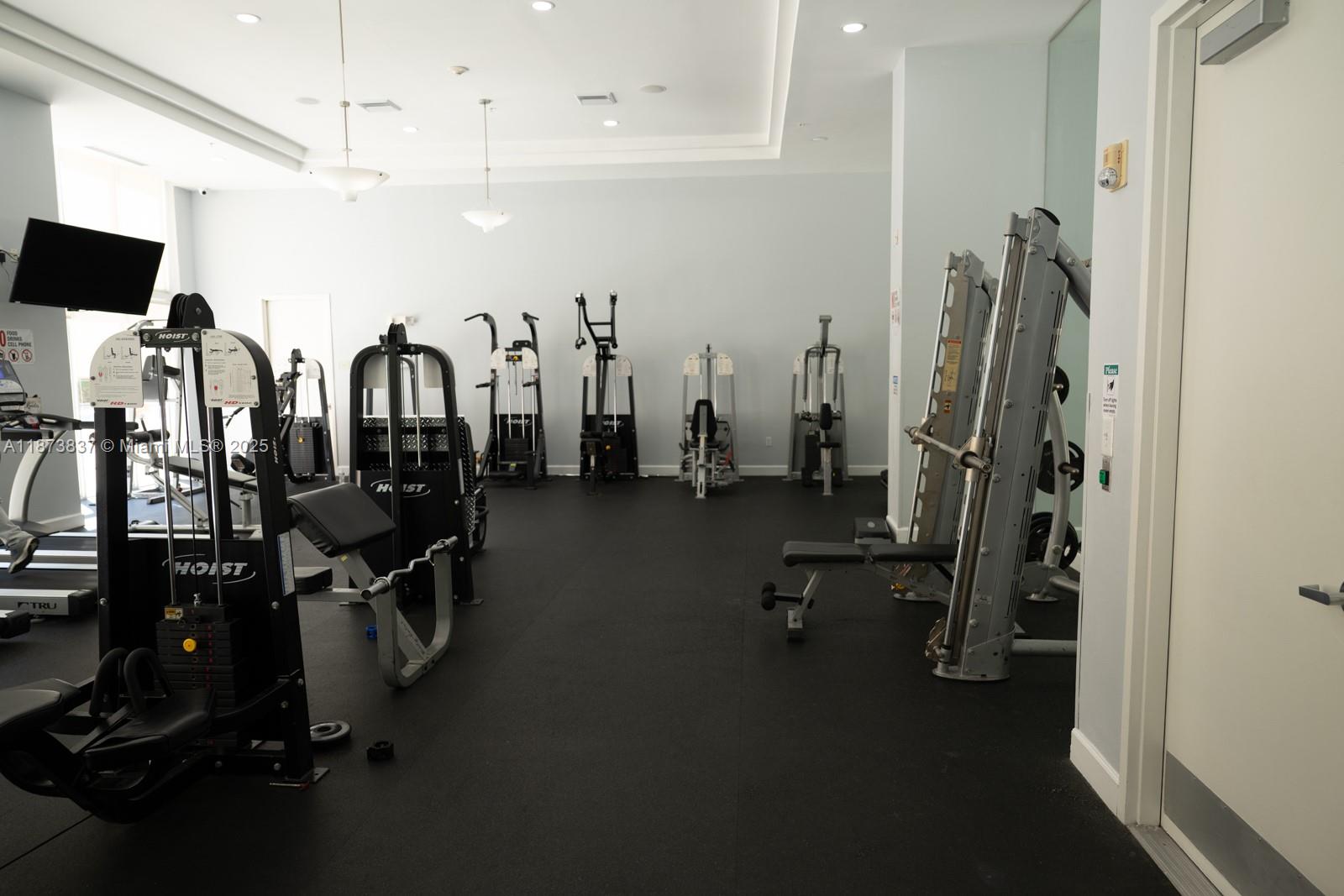 VENTURE AT AVENTURA WEST - Residential