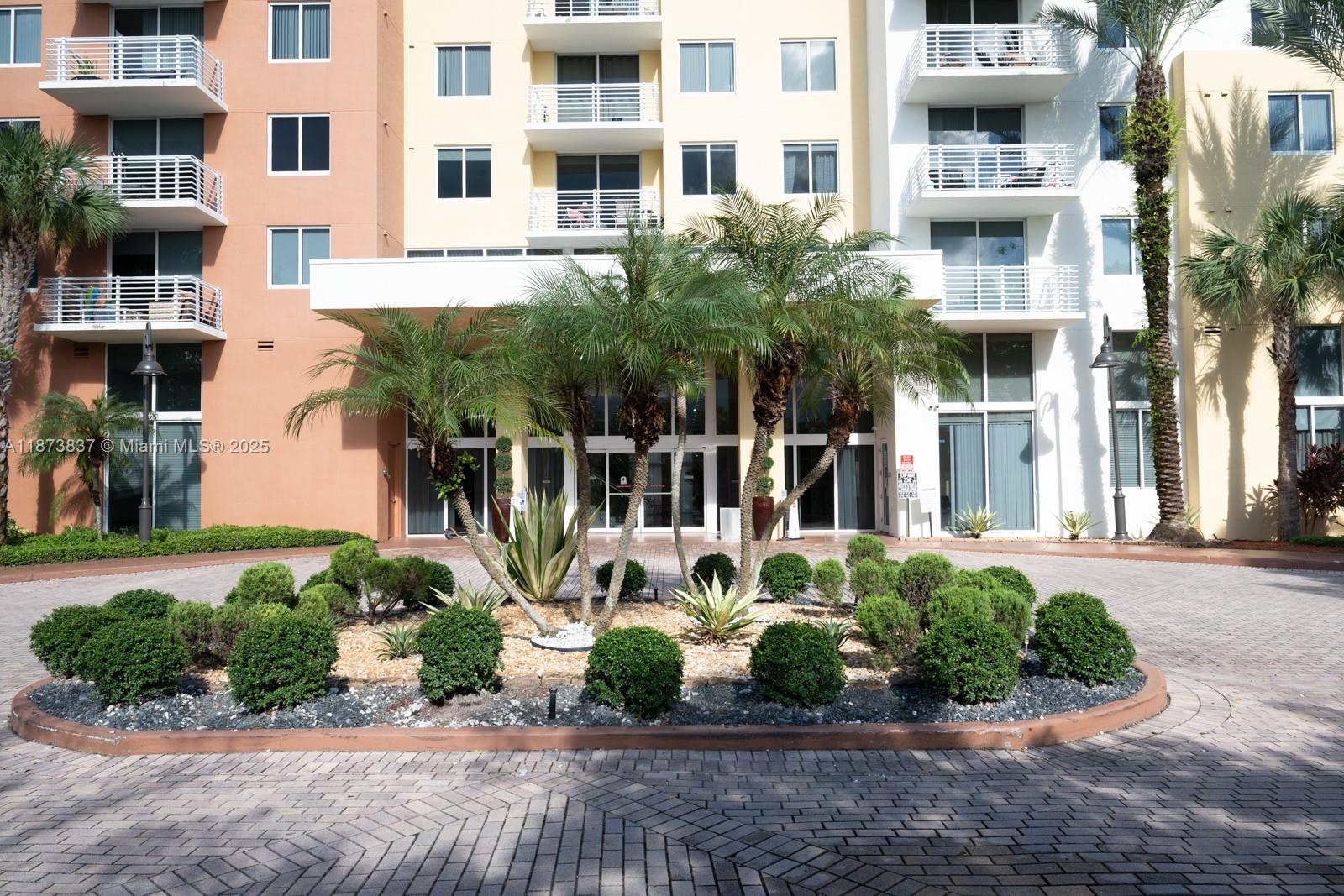 VENTURE AT AVENTURA WEST - Residential