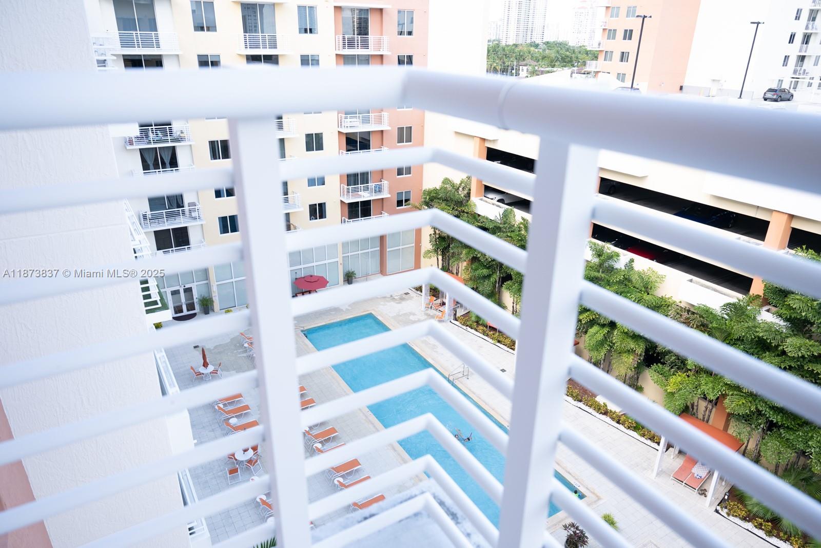 VENTURE AT AVENTURA WEST - Residential