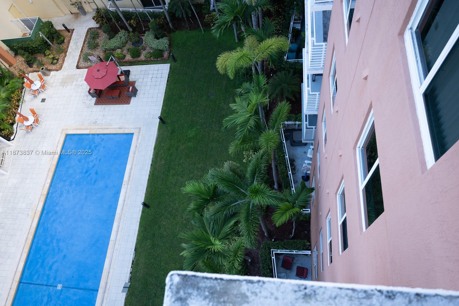 VENTURE AT AVENTURA WEST - Residential