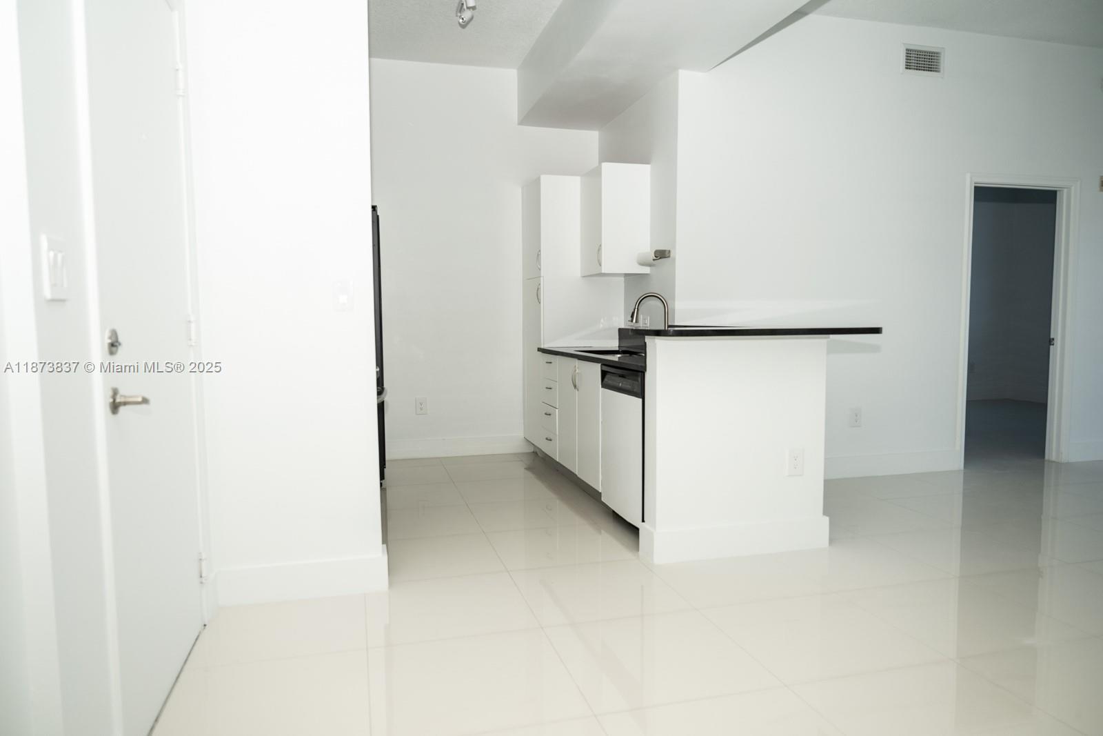 VENTURE AT AVENTURA WEST - Residential