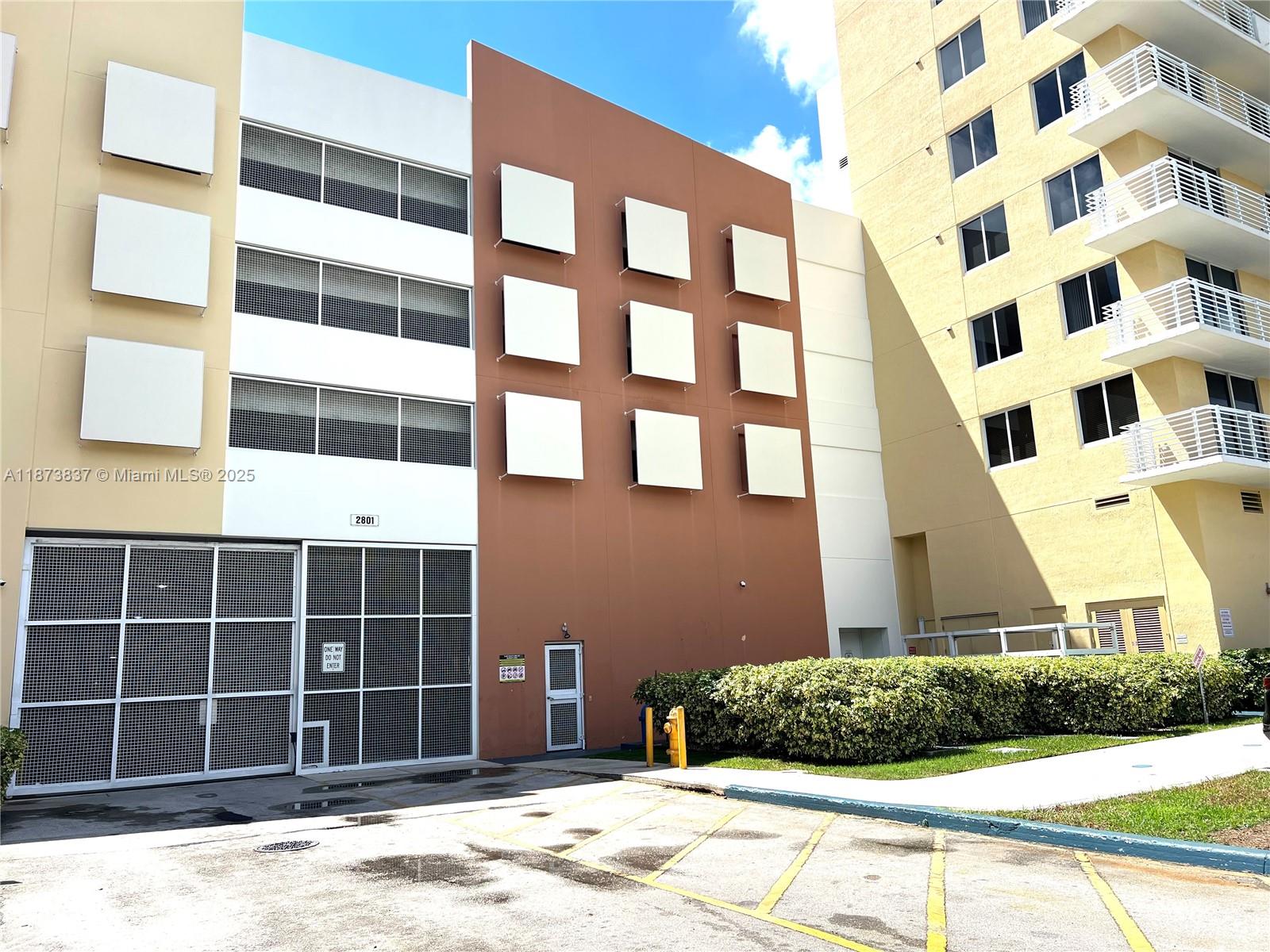 VENTURE AT AVENTURA WEST - Residential