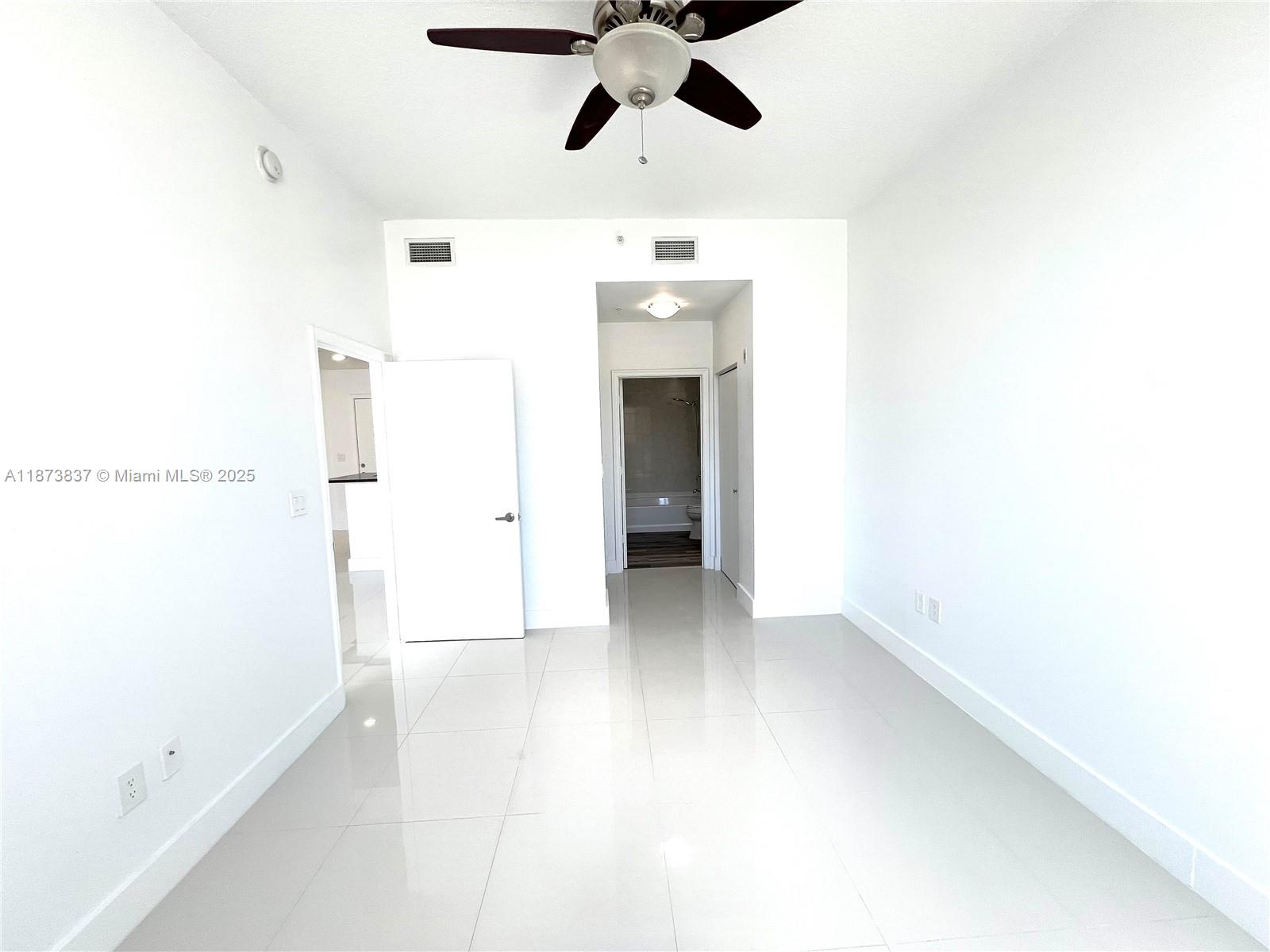 VENTURE AT AVENTURA WEST - Residential