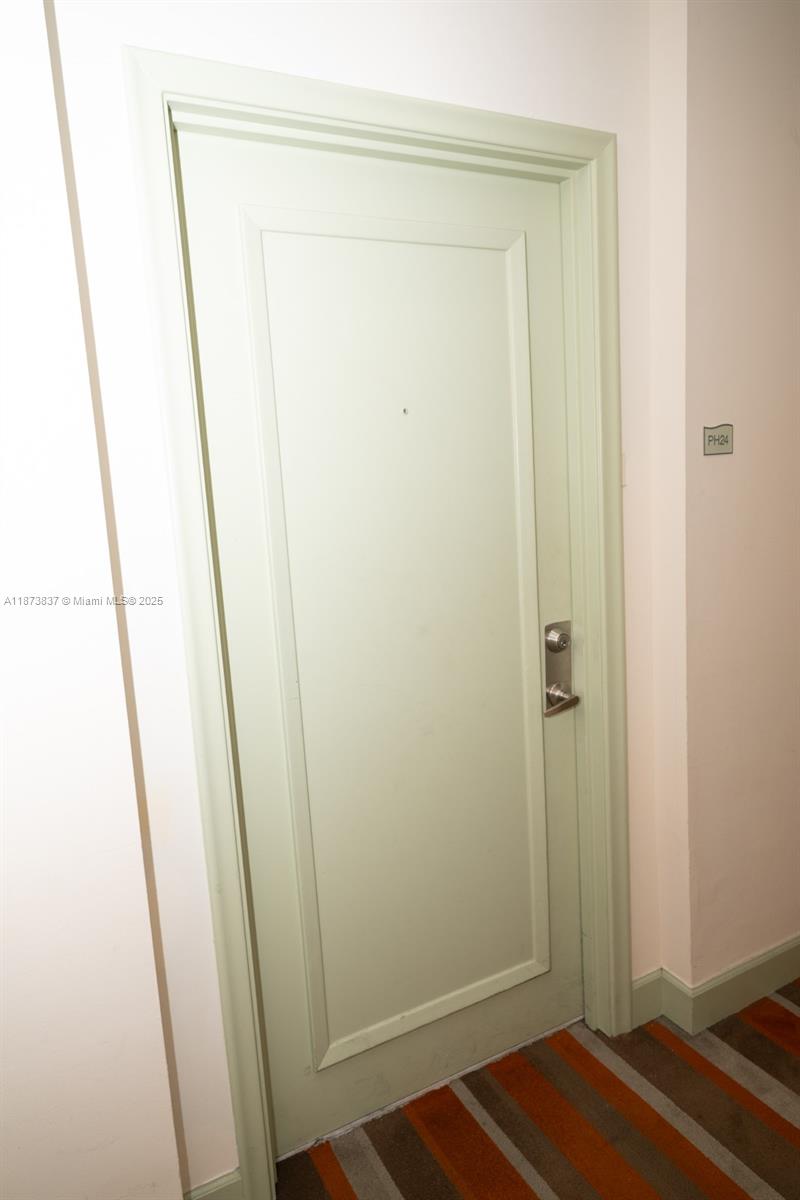 VENTURE AT AVENTURA WEST - Residential