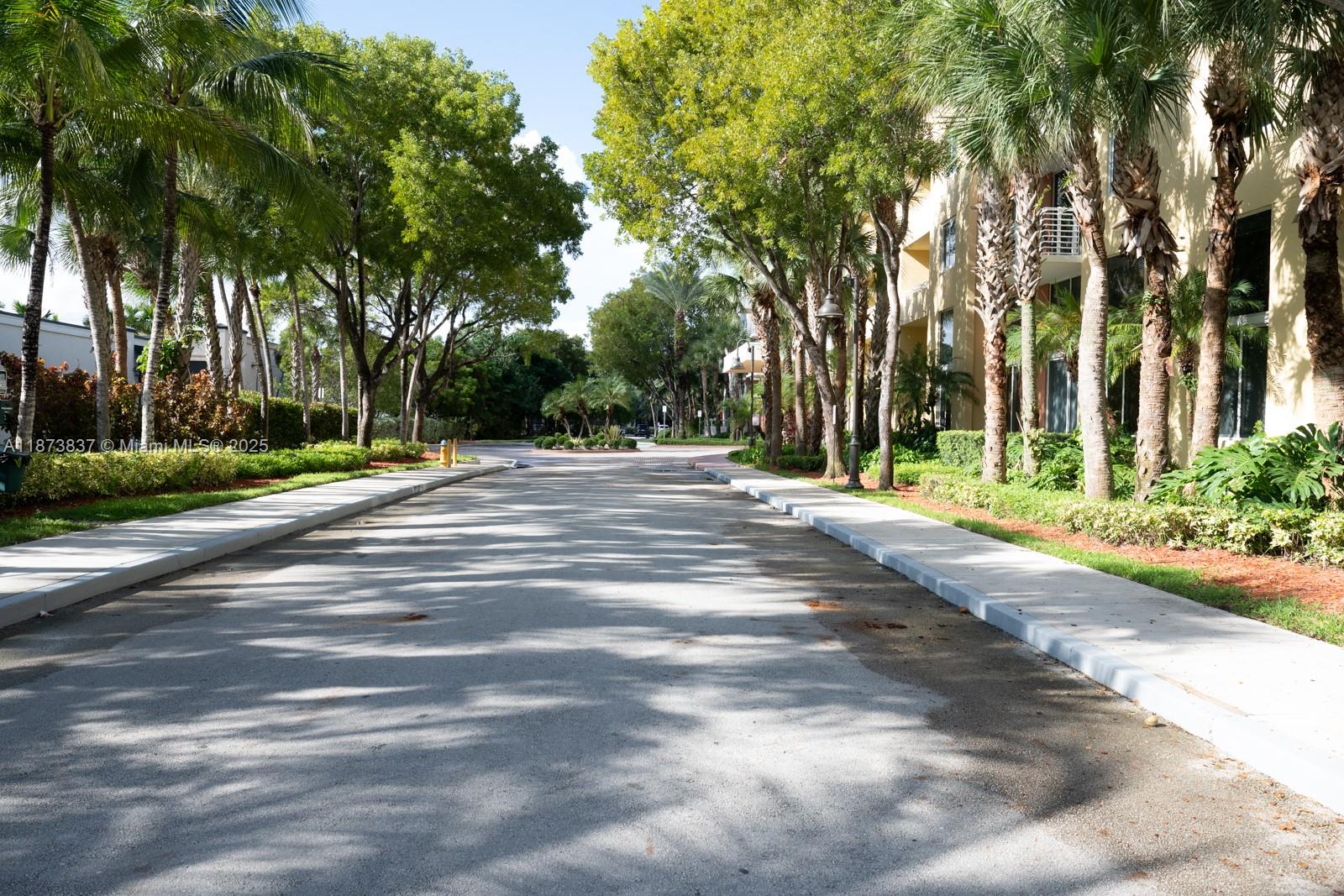 VENTURE AT AVENTURA WEST - Residential