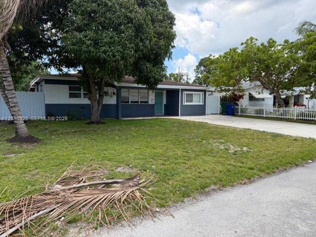 Photo of 2802 SW 67th Ln, Miramar, FL 33023 (MLS # A12010926)