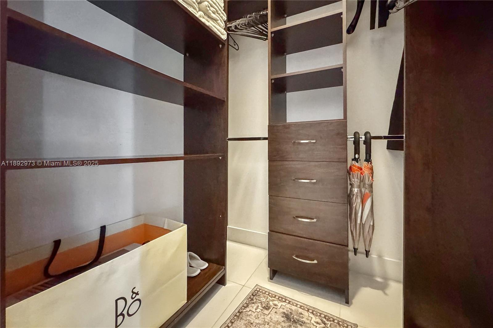 ICONBRICKELL CONDO NO 1 - Residential