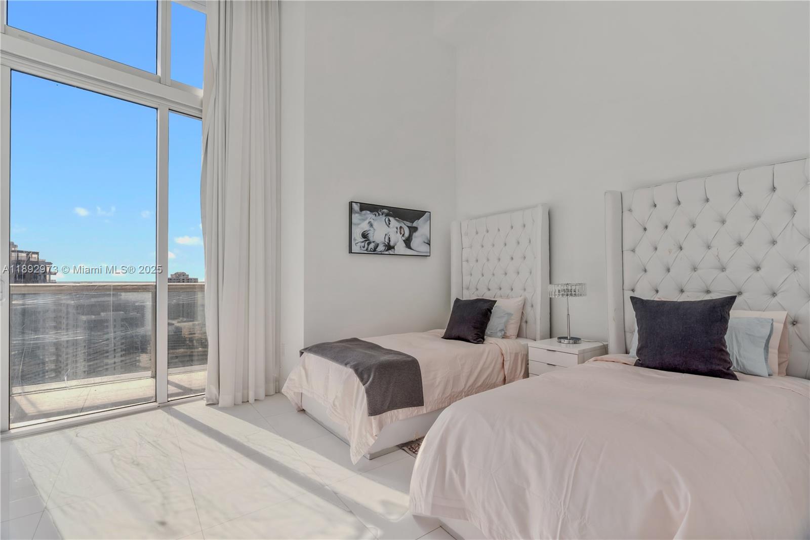 ICONBRICKELL CONDO NO 1 - Residential