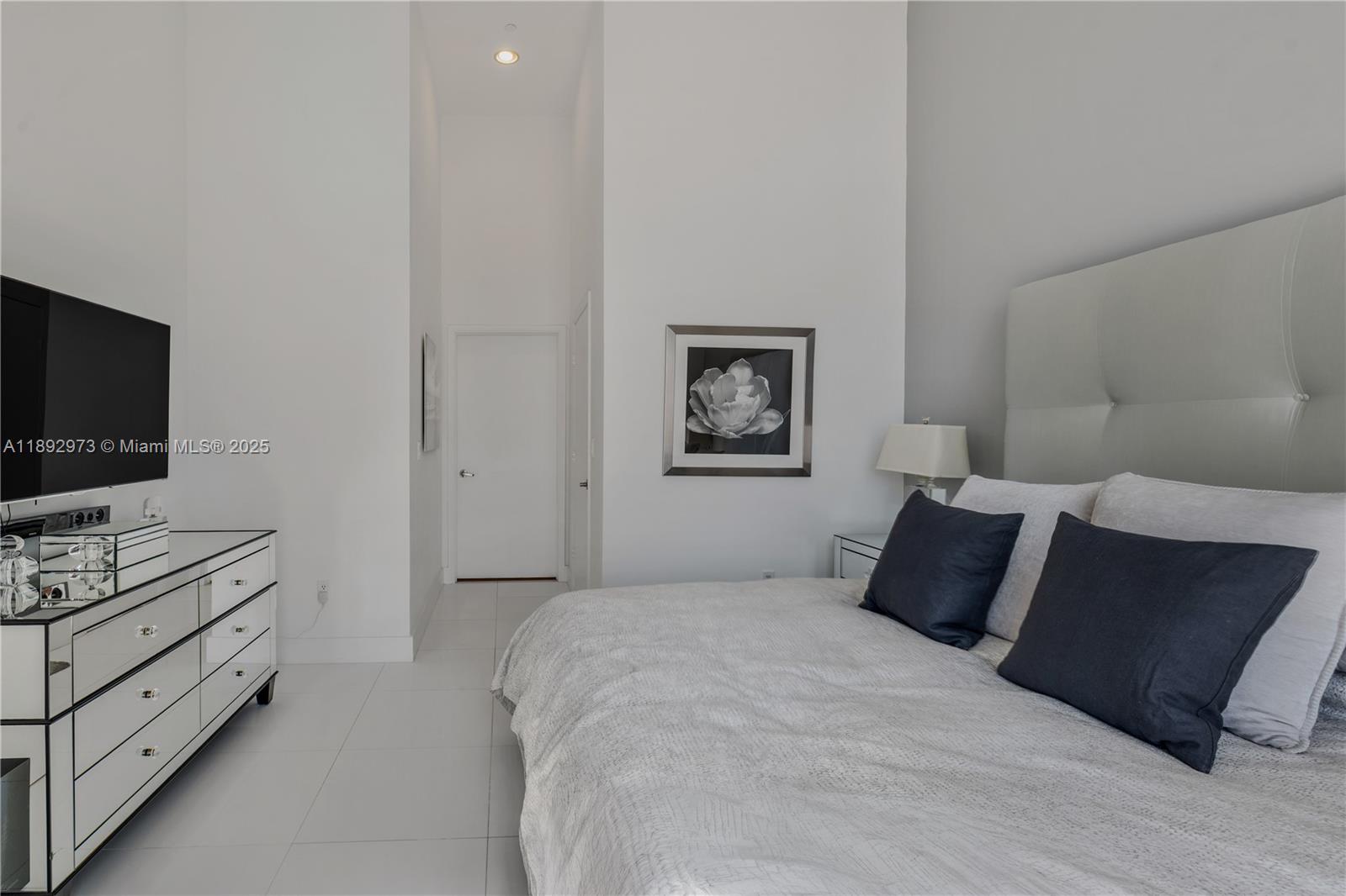 ICONBRICKELL CONDO NO 1 - Residential