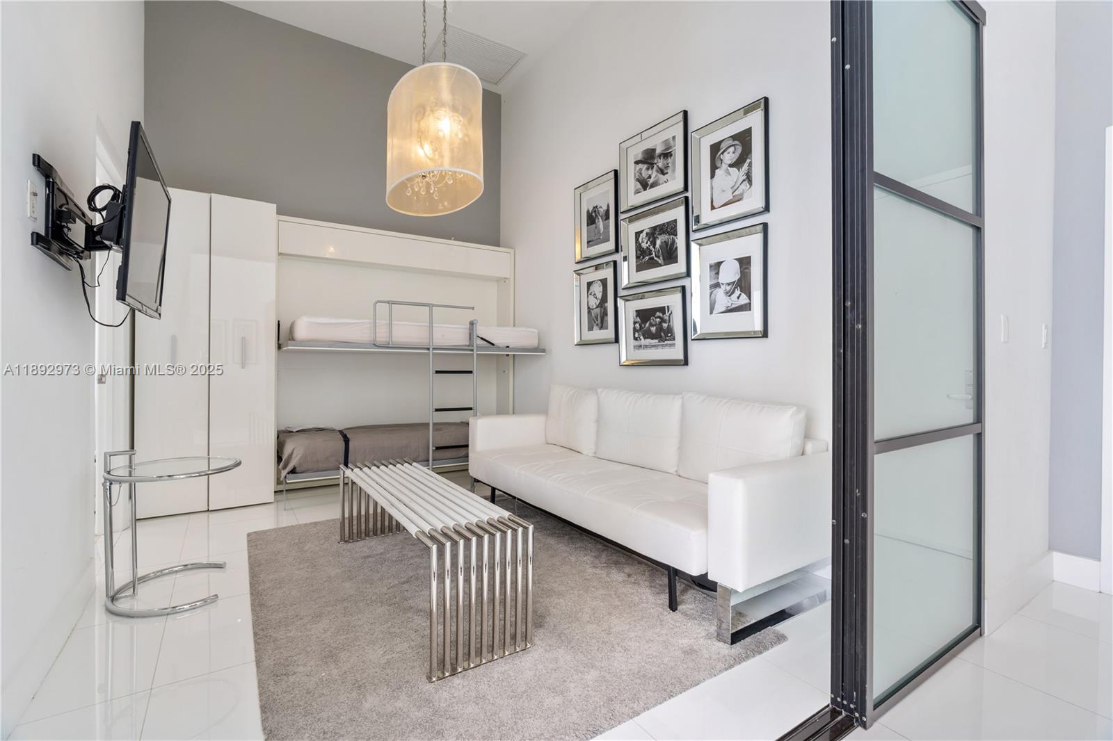 ICONBRICKELL CONDO NO 1 - Residential